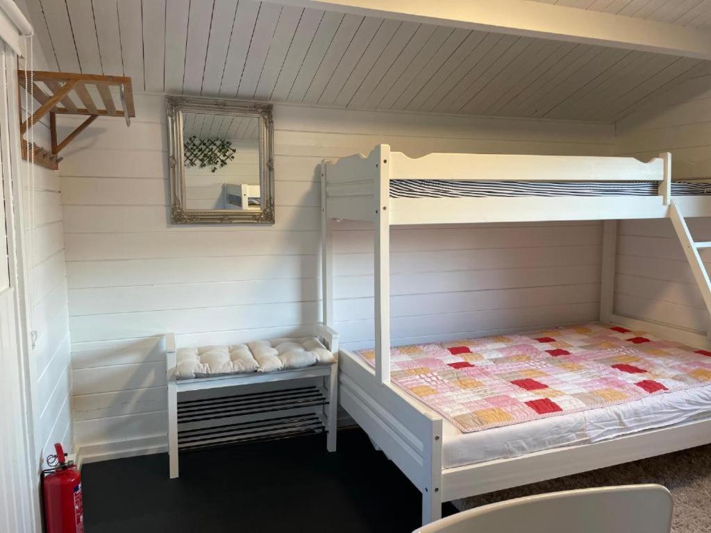 Nice Apartment With1 Bedroom Separate Living Room With A Sofa Bed And A Tiny Kitchen A Bathroom Located In Nordstrand Near By The Sea For 3 Guests With A Garden And Grill 5 Extra Guests With Extra Cost In The Cabin With Sea View Just Outside The Apar Осло Екстер'єр фото